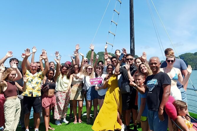 Ha Long Bay Cruise Day Tour-Cave, Kayaking,Ti top island & Lunch - Lunch on the cruise: seafood set-menu and the water plan