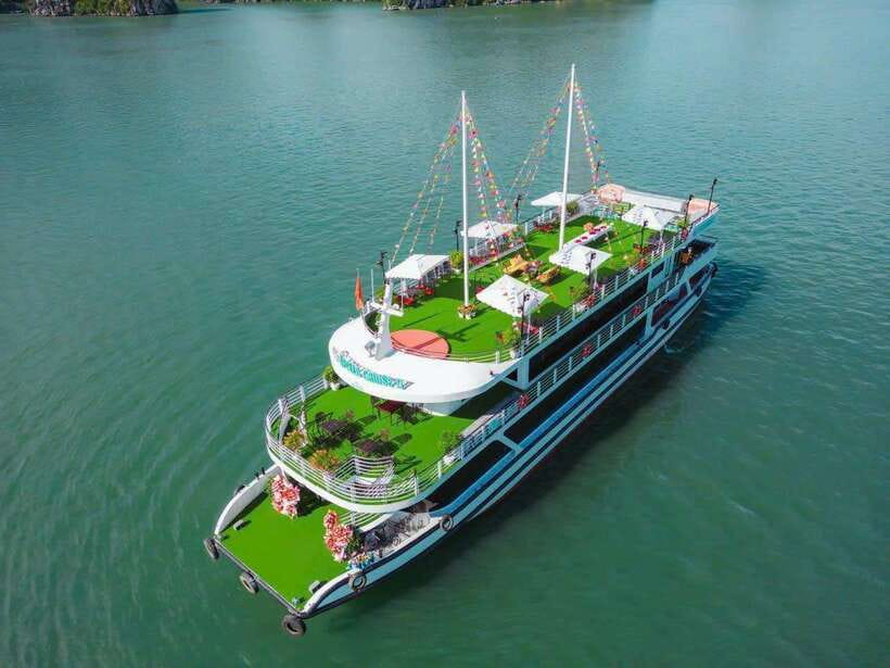 Ha Long Bay Deluxe Cruise & kayaking - 1 Day - What you get for about $40: value that makes sense