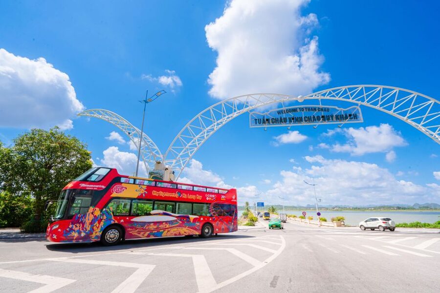 Ha Long: City Sightseeing Hop-On Hop-Off Bus Tour - The core idea: use the bus to shape your Ha Long day