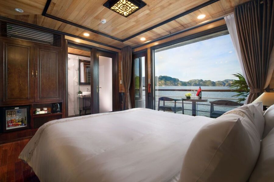 Ha Long & Lan Ha Bays: 2-Day Cruise with Meals & Kayaking - Night on board: enjoy the view, but know what to expect