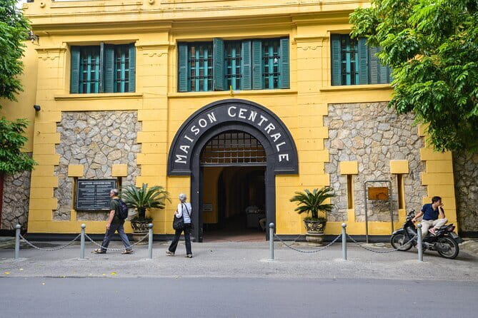Ha Noi City Day Tour - St. Joseph’s Cathedral and the Old Quarter Atmosphere