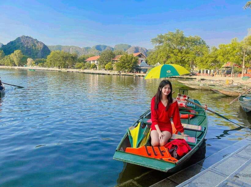 Ha Noi: Ninh Binh / Hoa Lu - Trang An - Mua Cave / Cycling - Trang An UNESCO boat cruise: limestone karsts and cave moments
