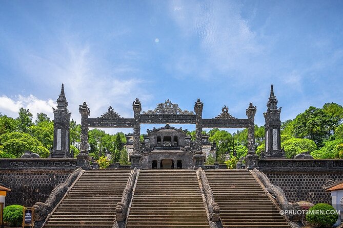 Hai Van Pass and Hue City Sites Deluxe Small Group Tour - Hue Imperial City (Citadel): Ngo Mon Gate to Thai Hoa Palace