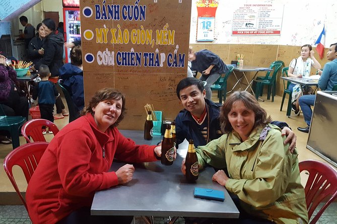 Half-Day Guided Street Food Walking Tour at Hue - Stop 1 at Hàng Mẹ: Bánh bèo starts the party