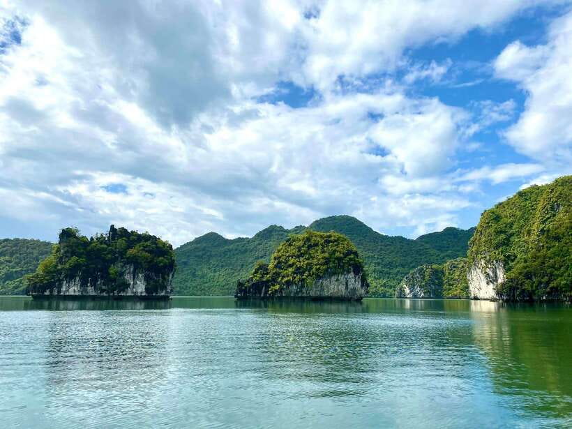 Half day Lan Ha Bay excursion ( 4 hours ): Kayaking, Snorkel - Kayaking the calm side of Lan Ha