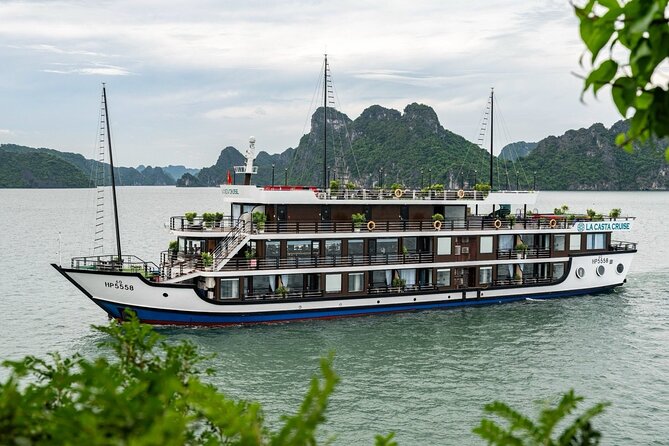 Halong Bay 2D1N Cruise multi options, transfer, swim and kayaking - Day 1 in Halong Bay: activities first, views all day