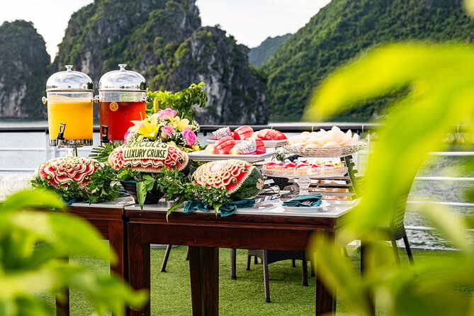 Halong bay 5star Cruise Day Trip: Buffet lunch & Limousine bus - Buffet Seafood Lunch, Cooking Class, and Welcome Drinks
