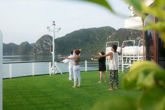 Halong Bay Cruise 2 days 1 night from Hanoi included transfer - Kayaking in Halong Bay: one included paddle, big payoff