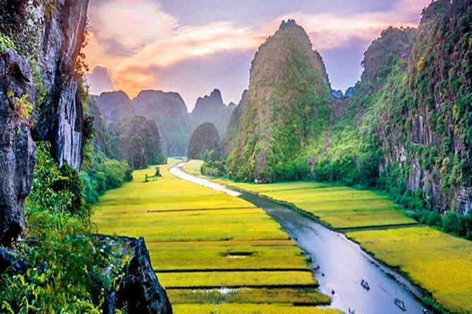 Halong Bay Day Tour Luxury Cruise With Jacuzzi and Buffet Lunch - Sung Sot Cave Plus Kayaking or Bamboo Boat, Two Ways to See the Bay Close Up