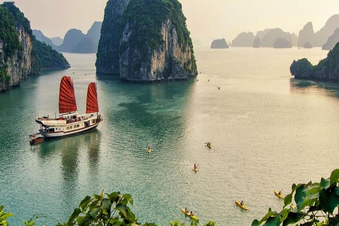Halong Bay Full Day with Kayaking, Hiking viewpoint, Cave - Deluxe To Luxury - Sung Sot Cave: your first big nature hit