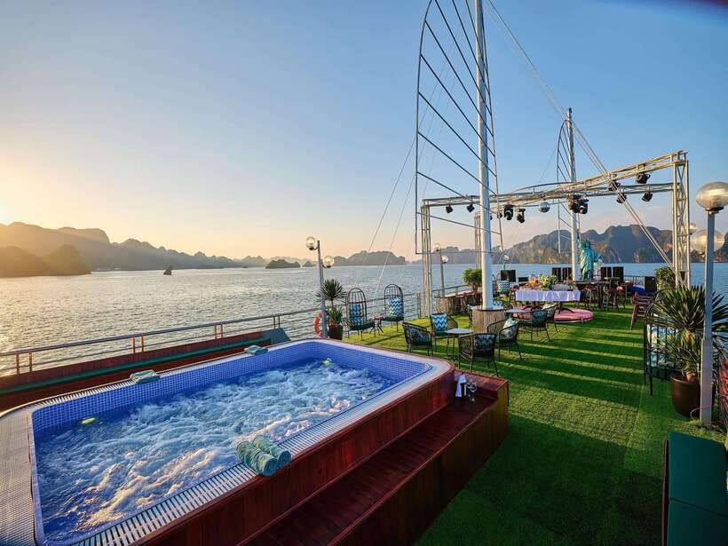 Halong Bay Luxury Cruise: Kayak&Swim,Cave, Party BEST SELLER - Who should book this Halong Bay kayak, cave, party day