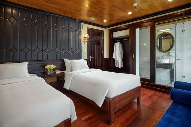 Halong Dragon Bay 5 Star Cruise 2D1N-All Inclusive,Cave,Transfer - The staff factor: when a guide makes the day smoother