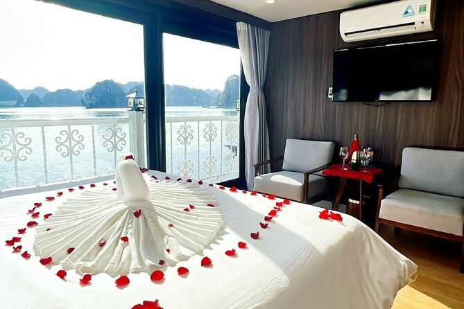 HaLong, LanHa bay 2days and 1 nite Kayak on Vega Legend Cruise. - Getting Beyond the Ha Long Traffic With a Lan Ha Route