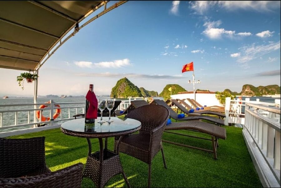 Hanoi: 2-Day Halong Bay Boutique Cruise with Kayaking - Day 2: Tai Chi Optional Morning, Brunch, and a Return by Noon