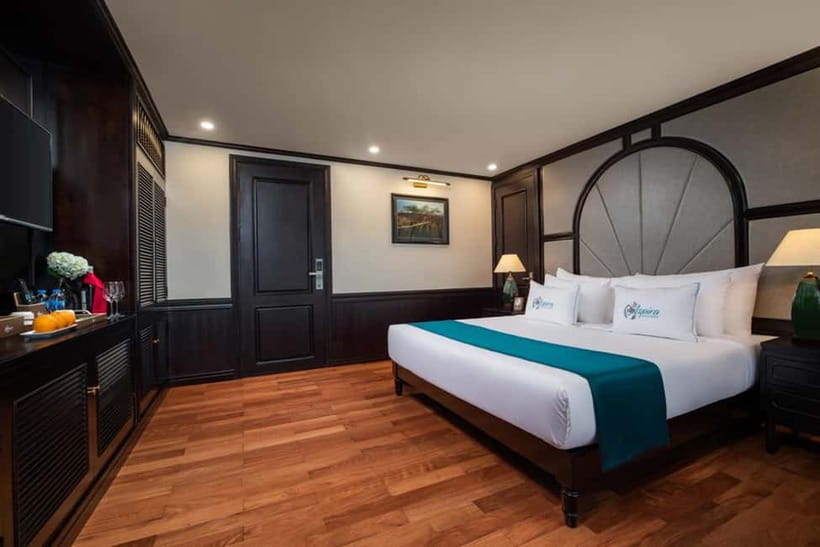 Hanoi: 2-Day Halong, LanHa 5-Star Cruise w/ Balcony &Bathtub - Overnight on the bay: how the ship lets you slow down