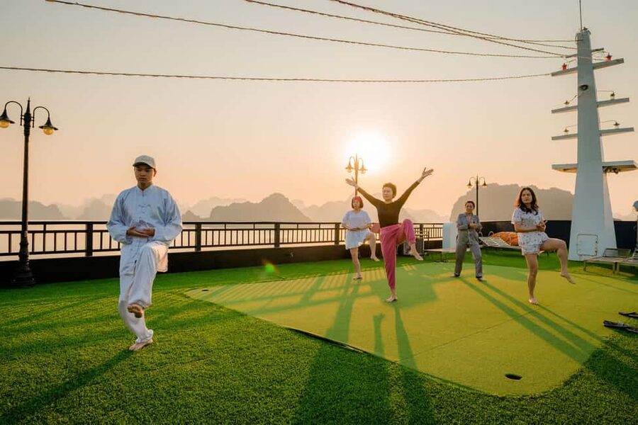 Hanoi: Aspira 5★ Overnight Cruise w/ Balcony & Free Transfer - Food and drinks: what is included, what you should budget