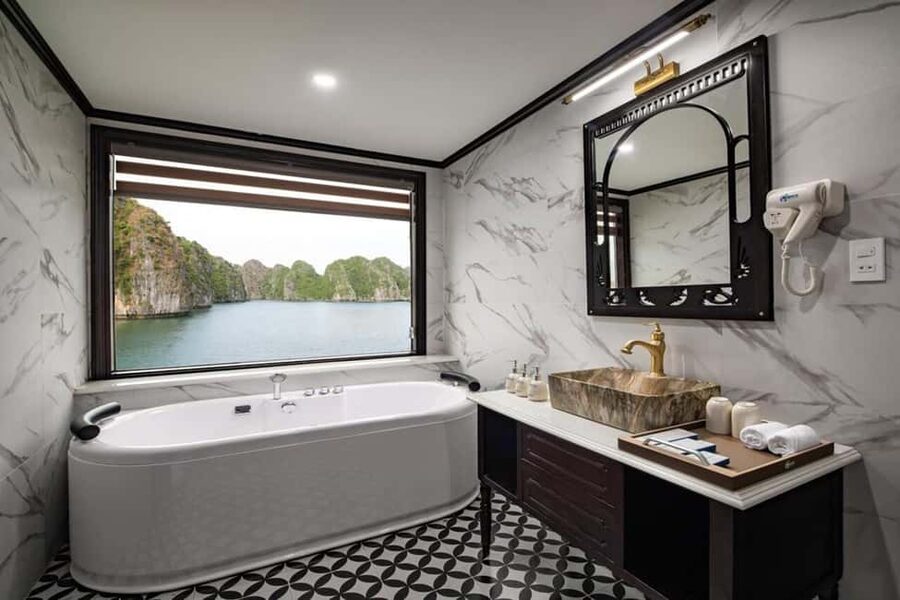 Hanoi: Aspira 5★ Overnight Cruise w/ Balcony & Free Transfer - Timing, crowds, and the small annoyances to plan for