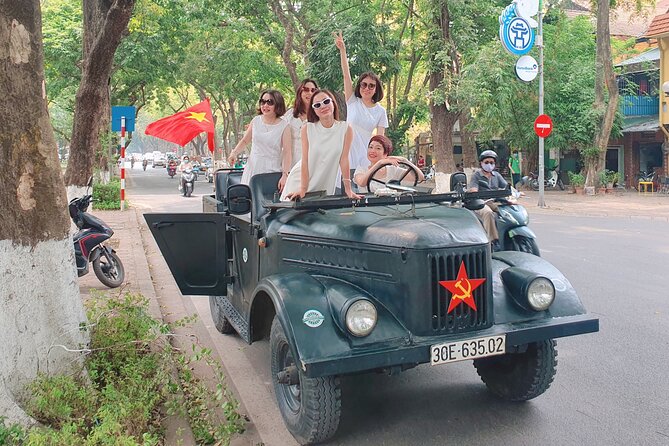 Hanoi Backstreet Jeep Tour : Hanoi HIGHTLIGHTS and HIDDEN GEMS - Hanoi Train Street Stop: What You Get in 20 Minutes