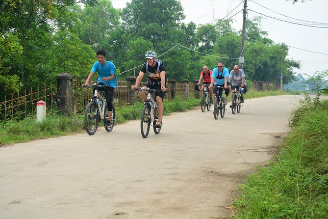 Hanoi Bicycle Tours: Half Day Bicycle Tours Hanoi Countryside - Lại Đà and the countryside feel, including bonsai maker visits