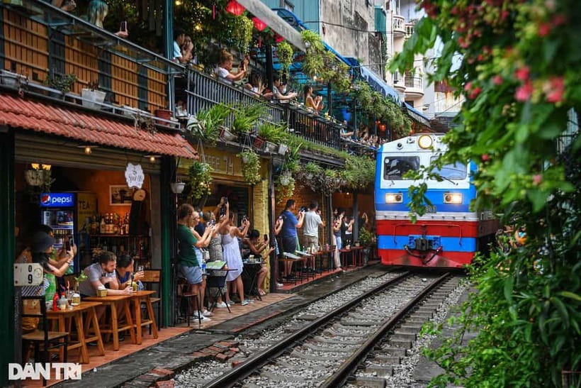 Hanoi City Half Day - Explore With A Special Program - One Pillar Pagoda and Temple of Literature in One Stretch