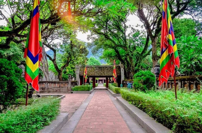 Hanoi City Half Day - Explore With A Special Program - Egg Coffee on the Train Tracks, Where Homes Meet Motion