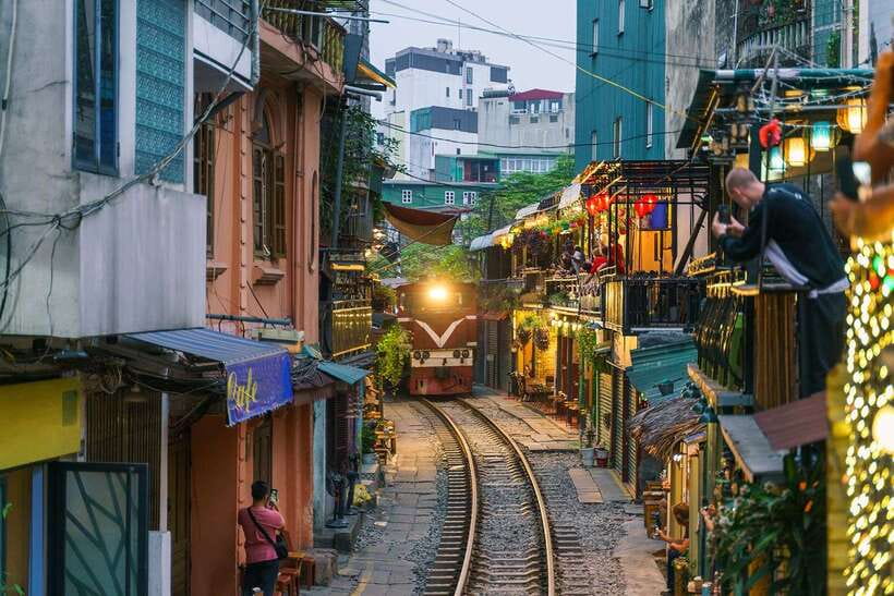 Hanoi: City Highlights Tour with Train Street & Hidden Gems - Train Street and Ho Chi Minh in One 4-Hour Hanoi Day