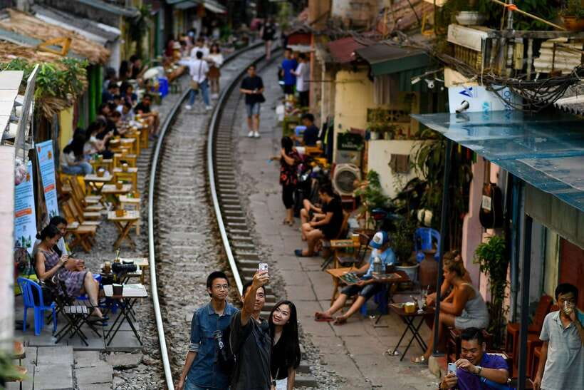 Hanoi: City Highlights Tour with Train Street & Hidden Gems - Ma May Ancient House and the Old Quarter Maze You Can Actually Enjoy