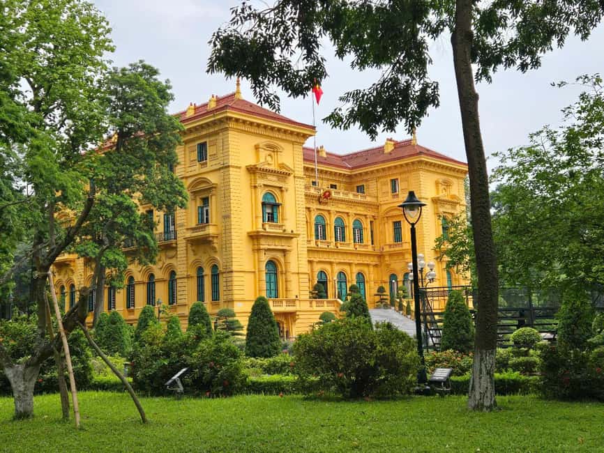 Hanoi City Tour: Bat Trang, Train Street, Lunch & Luxury Bus - Who should book this tour, and who should skip