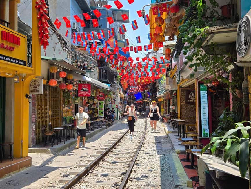 Hanoi City Tour: Bat Trang, Train Street, Lunch & Luxury Bus - FAQ
