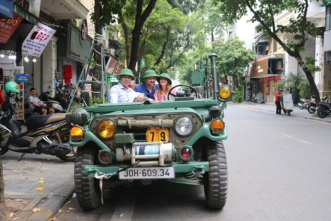 Hanoi City Tour Highlight, Train Street Combine visit Countryside - West Lake loop: Tay Ho views, banana island area, and nearby temples