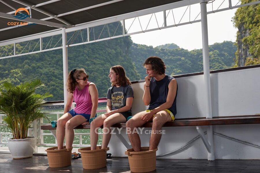 Hanoi: Cozy Halong Bay Overnight Cruise with Meals - What to bring, what to watch for, and how to pick your best moment