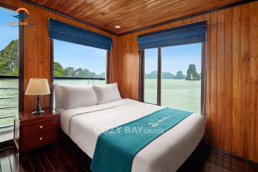 Hanoi: Cozy Halong Bay Overnight Cruise with Meals - Sung Sot Cave: the fairy-tale rock formations that look even better at cruise pace