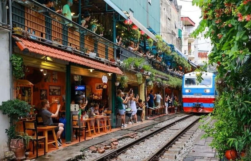 Hanoi: Eat Like a Local Small Group Street Food Tour - Where the Tour Starts in Hanoi Old Quarter, and Why It Matters