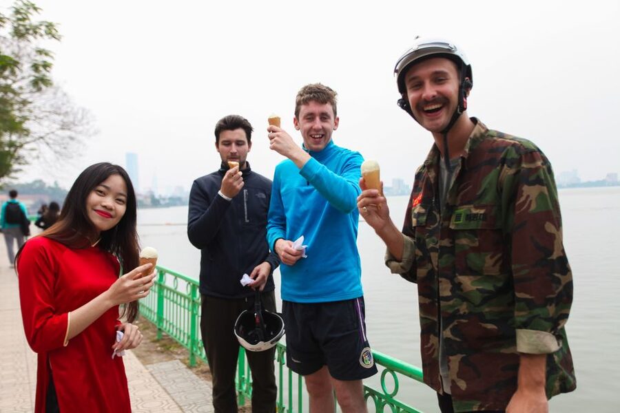 Hanoi: Full-Day City Tour and Water Puppet Show - One Pillar Pagoda and Temple of Literature: faith and learning in the same story