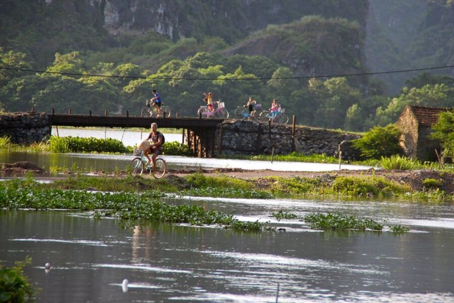 Hanoi: Full Day Guided Tour of Hoa Lu, Trang An, Mua Cave - Trang An UNESCO Caves: The Rowing Boat Experience You Came For