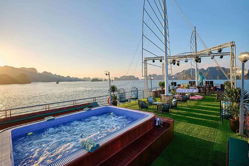 Hanoi: Full-Day Halong Bay 5-star Cruise with Kayak & Buffet - Key highlights to look for