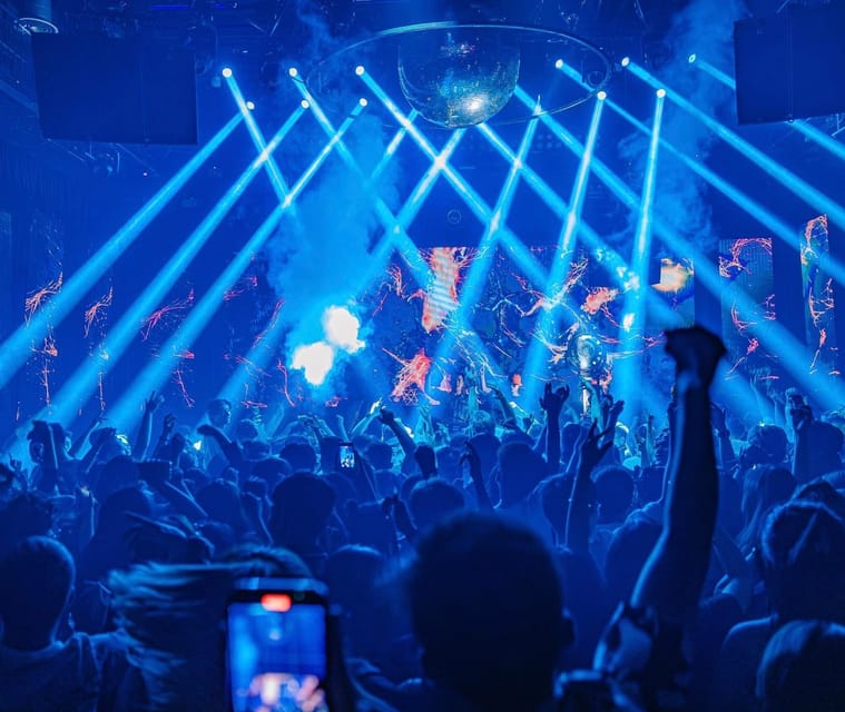 Hanoi: Guided Bar Crawl with Drinks and Nightclub Entry - Quick takeaways before you go