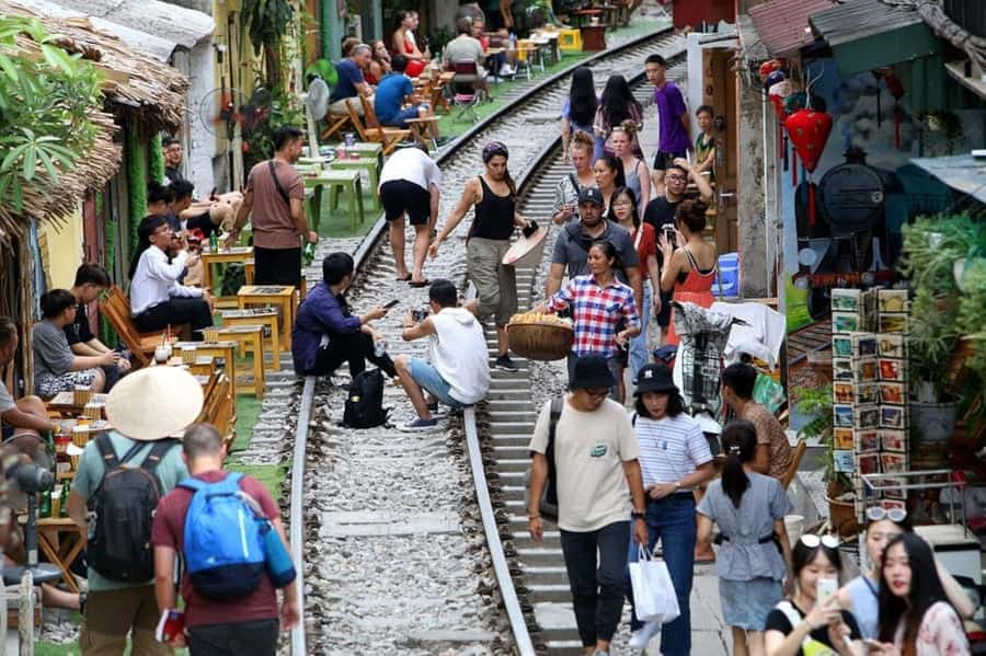 Hanoi: Guided City tour - Discover the Heart of Vietnam - Old Quarter Food and Train Street: the short tour that gets you oriented