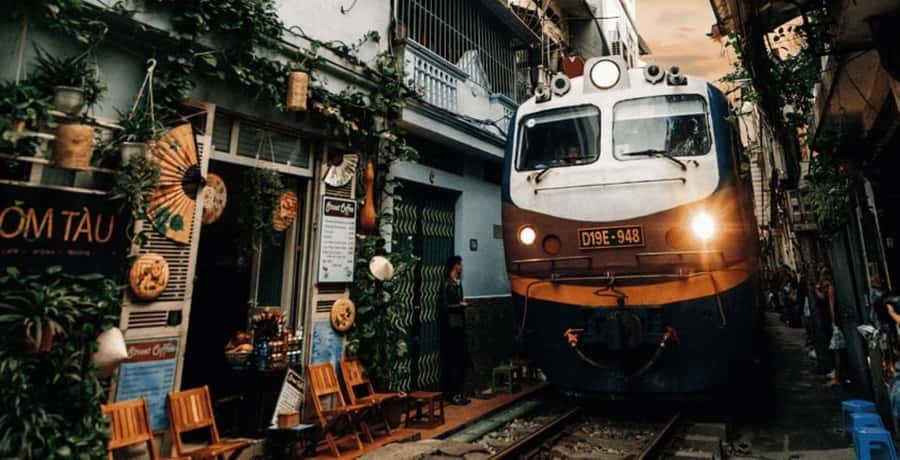 Hanoi: Guided City tour - Discover the Heart of Vietnam - Full-day pacing, guide quality, and a hot-bus reality check