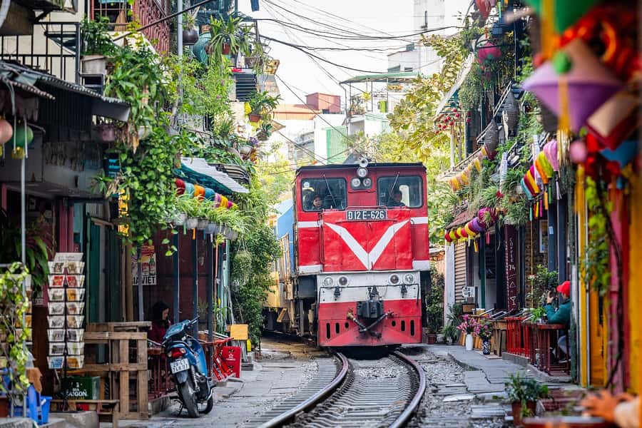 Hanoi: Guided City tour - Discover the Heart of Vietnam - Tran Quoc Pagoda on Golden Fish Island: West Lake’s ancient calm