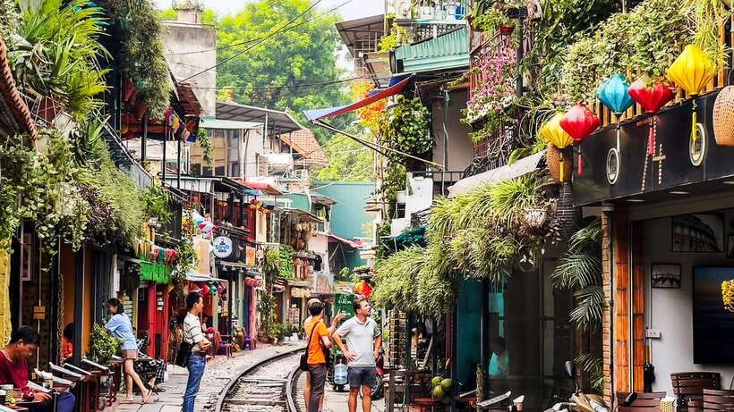 Hanoi: Guided Food Tour with Train Street Visit - Dry mixed pho: pho, but not the way you expect