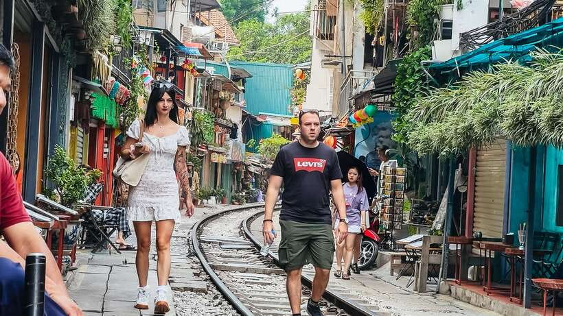 Hanoi: Guided Food Tour with Train Street Visit - Old Quarter walking with a real guide, not a script