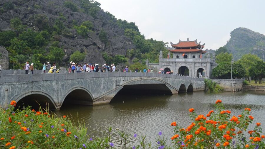 Hanoi: Guided Full-Day Hoa Lu, Trang An and Mua Cave Tour - A Full-Day Combo That Actually Makes Sense for First-Time Hanoi Visitors