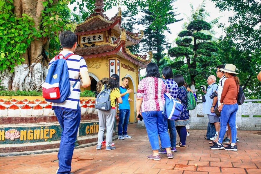 Hanoi: Guided Half-Day City Highlights Tour with Transfers - Tran Quoc Pagoda: Hanoi’s oldest pagoda, over 1,500 years old