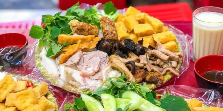 Hanoi: Guided Street Food Tour for small groups - The Hoàn Kiếm meet-up, and how the walking route works