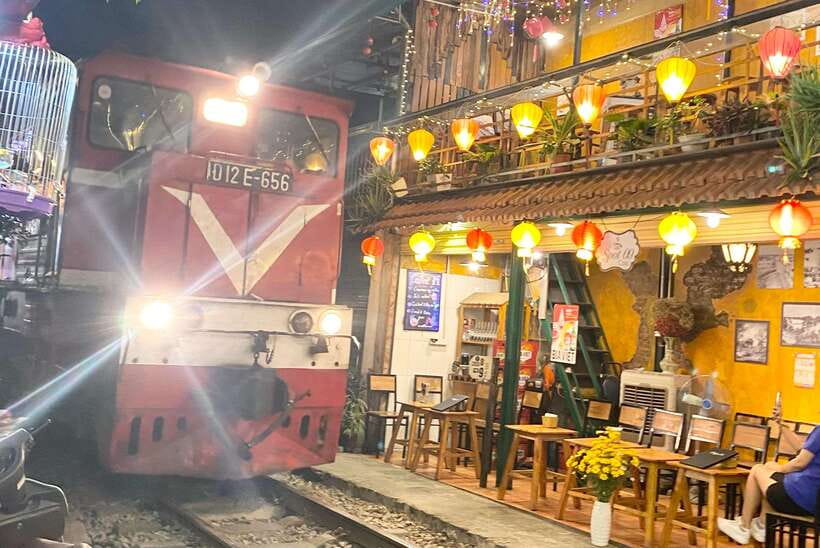 Hanoi: Guided Street Food Tour with Train Street Experience - Key things that make this tour worth your time