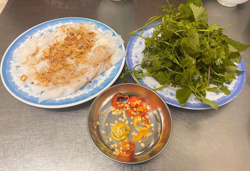 Hanoi: Guided Street Food Tour with Train Street Experience - Old Quarter walking, family-run shops, and how to stay comfortable