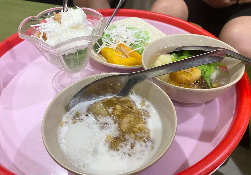 Hanoi: Guided Street Food Tour with Train Street Experience - Price and value: what $17 buys you in real terms