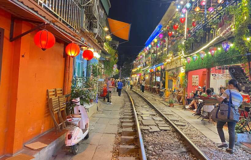 Hanoi: Guided Street Food Tour with Train Street Experience - Where you meet in Hanoi, and why the start matters