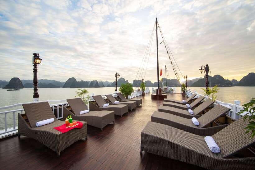 Hanoi: Ha Long Bay 2-Day 1-Night Tour by 4-star Luxury Junk - Who should book this Ha Long Bay 2-day cruise